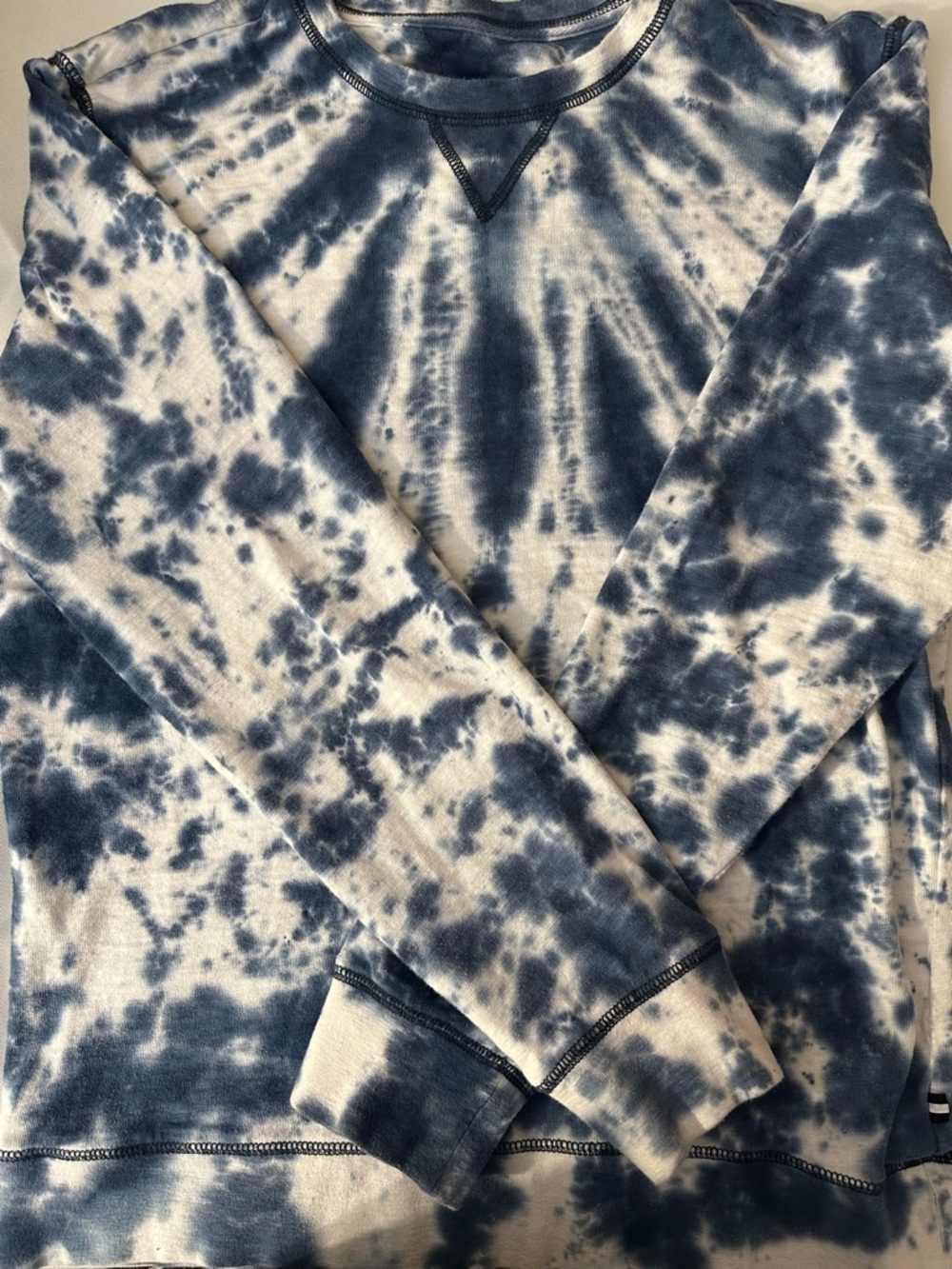 Edgar & Ash Blue and White Tie-Dye Crewneck Sweatshirt